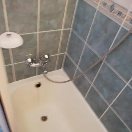 Apartment Near The Ladies Beach-100m Only